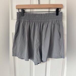 Vuori Villa Short